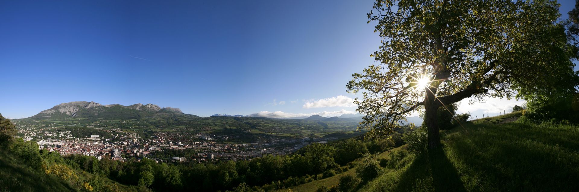 Vista panoramica della città di Gap Vista panoramica della città di Gap
