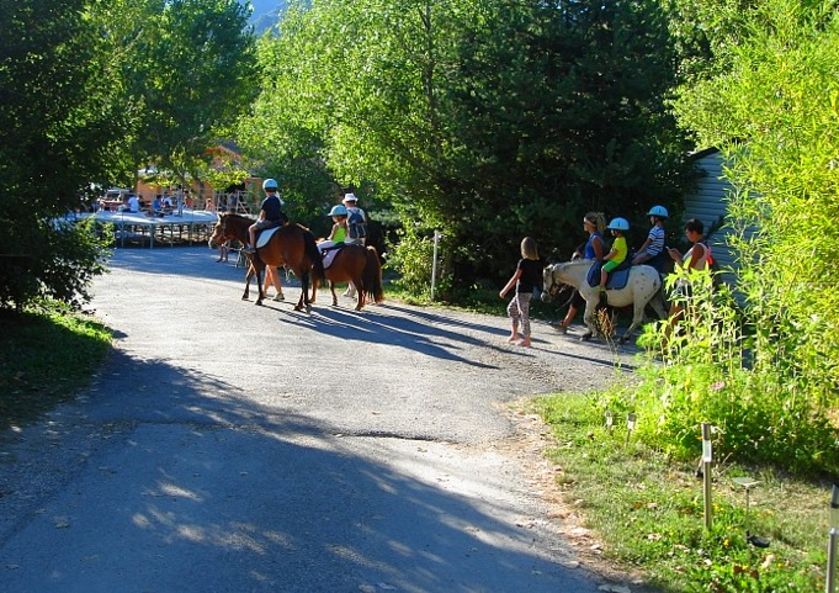 balade à poneys - © Camping du Lac