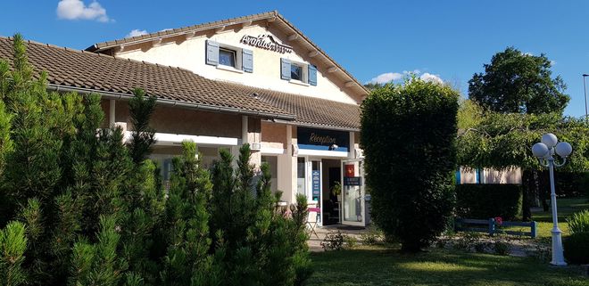 facade - © julie smett