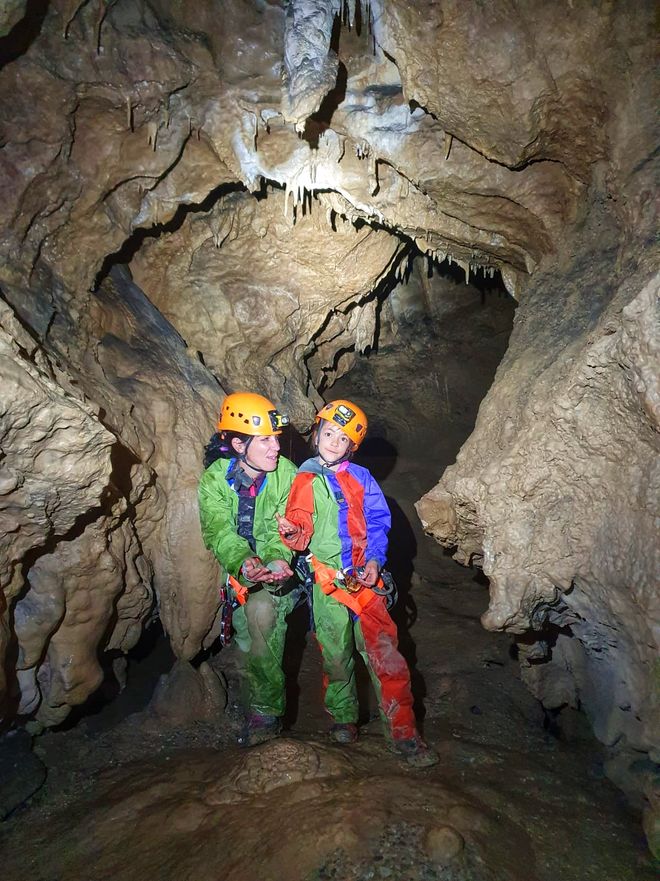 Spéléologie pour tous niveaux avec Écrins Spéléo Canyon_La Bâtie-Montsaléon - © Ecrins Spéléo Canyon