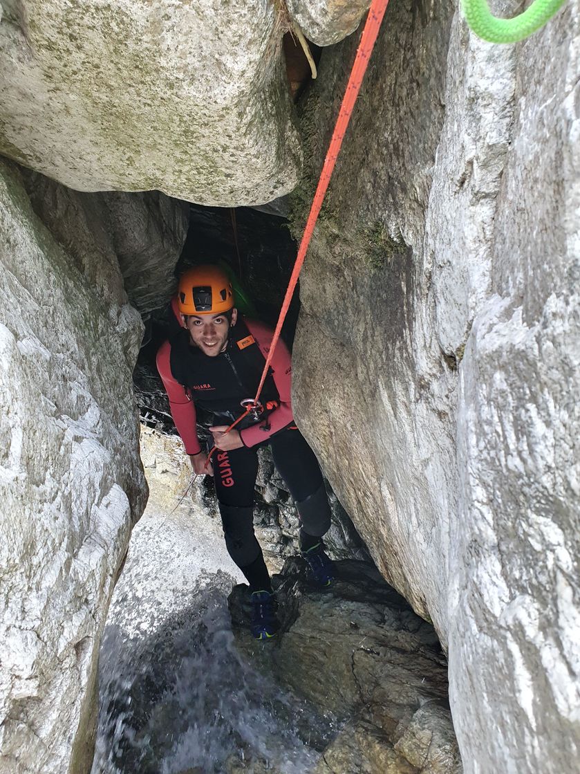 Descente en rappel au canyon d'Amblard - © ESC