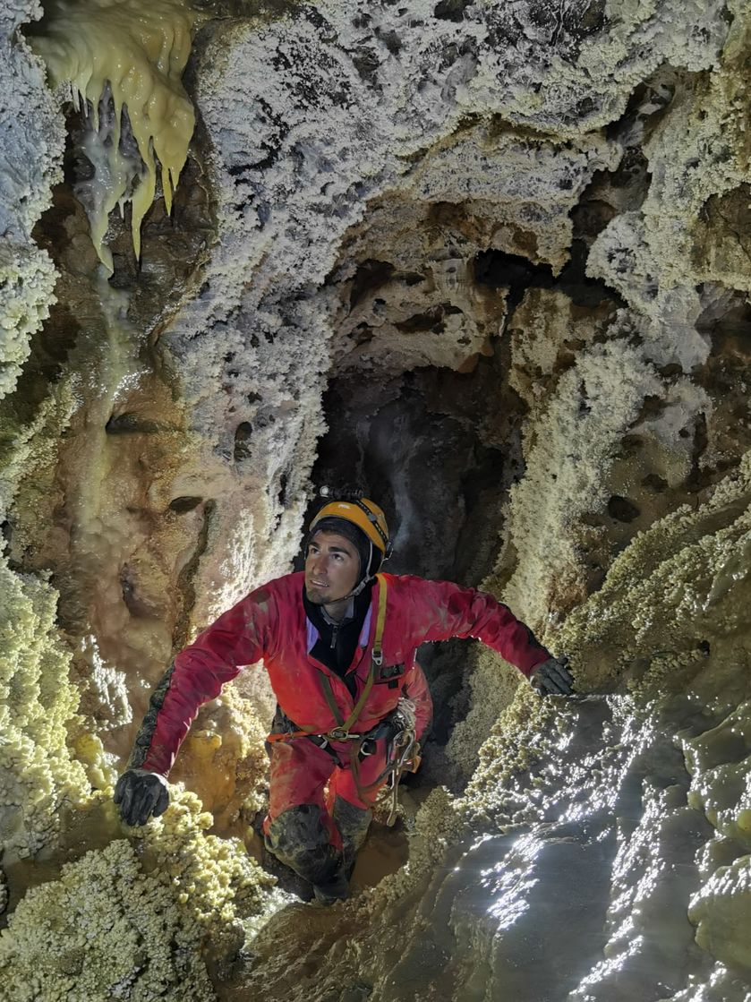 Spéléologie avec Ecrins spéléo Canyon - © ESC
