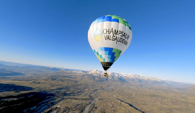 Hautes-Alpes Montgolfière à Chorges