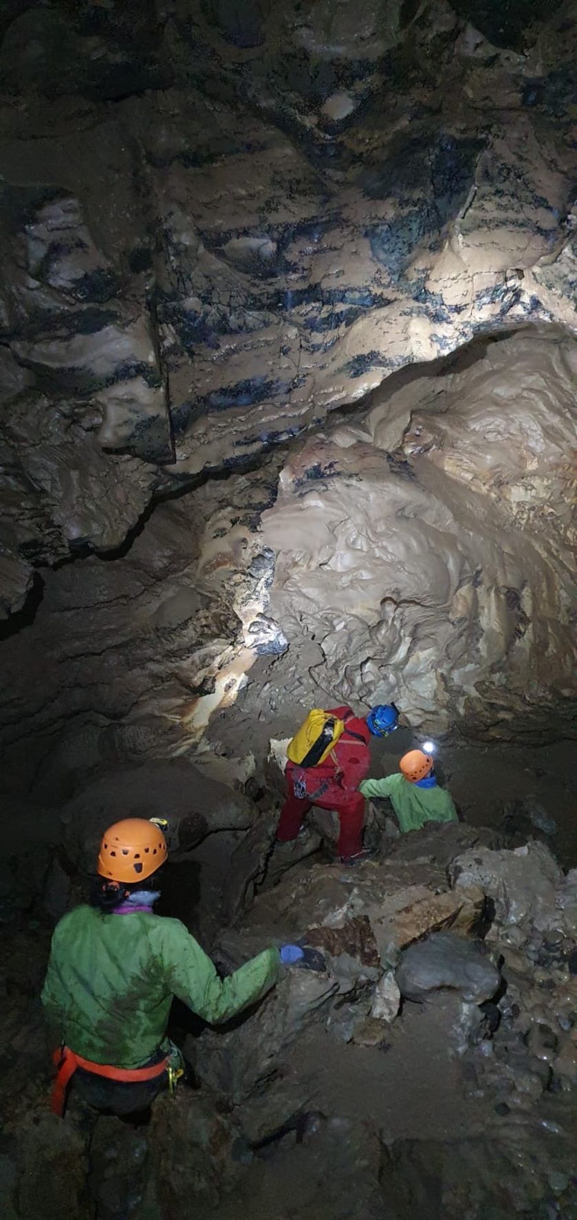 Spéléologie sportive au Puits des Bans avec Ecrins Spéléo Canyon - © ESC