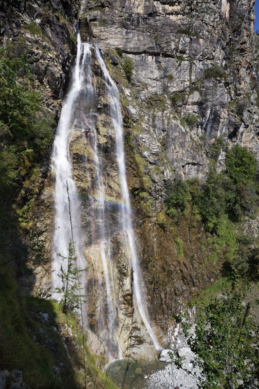 Cascade de 55m au canyon d'Amblard - © ESC