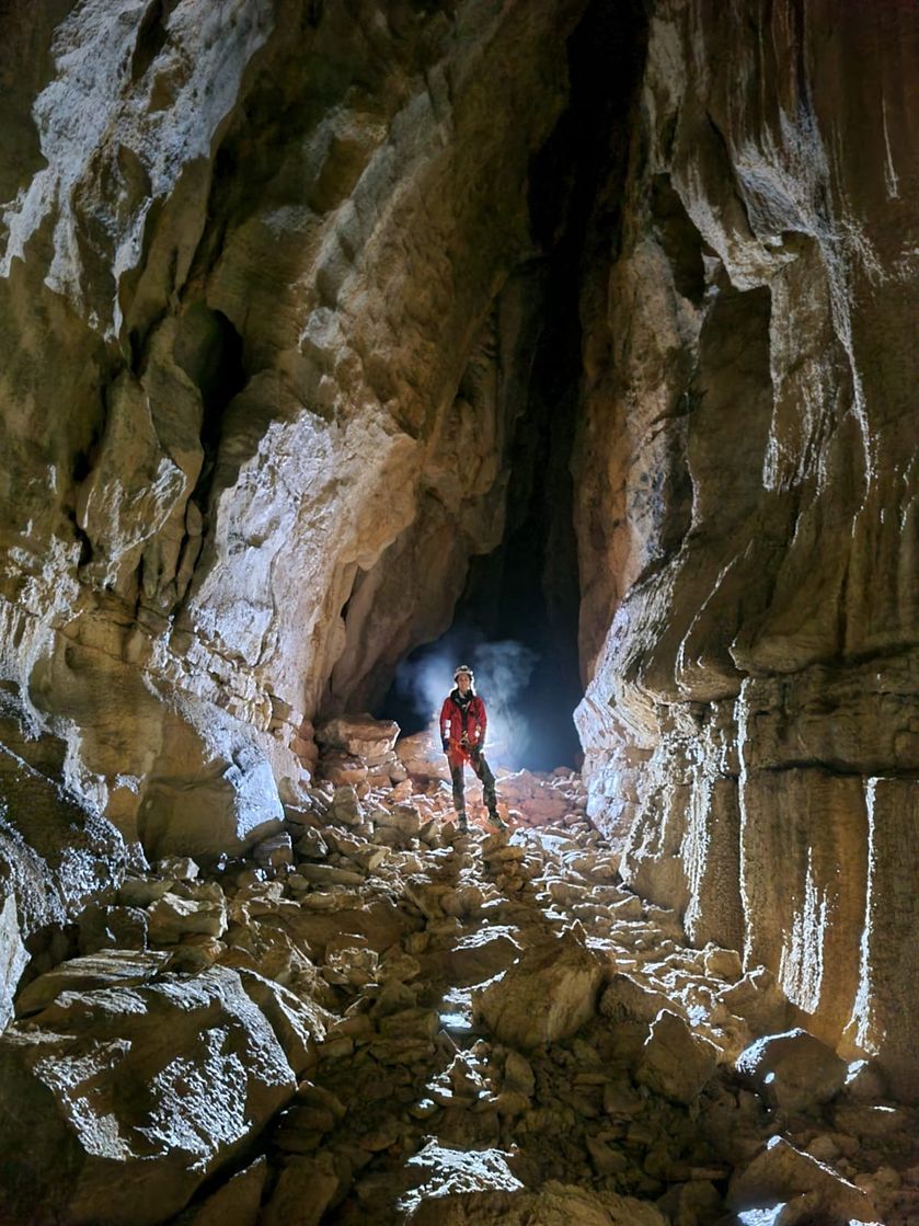 Spéléologie pour tous niveaux avec Écrins Spéléo Canyon_La Bâtie-Montsaléon - © Ecrins Spéléo Canyon