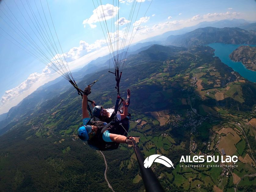Ailes du Lac : parapente à Serre-Ponçon - © Ailes du Lac