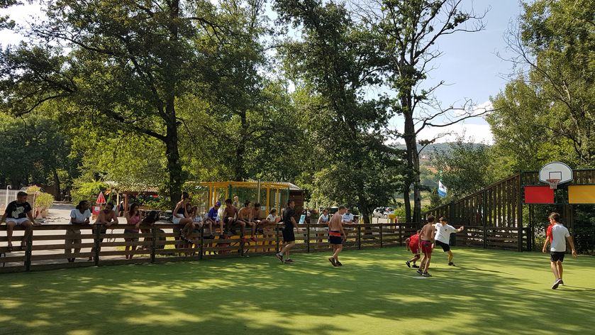 Terrain multisport - © Les Bonnets