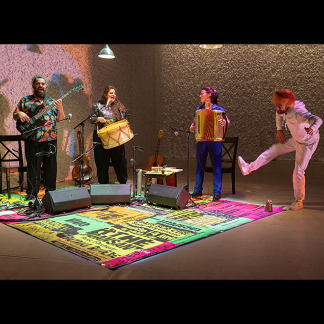 - © Nat Elkeje  - © Nat Elkeje