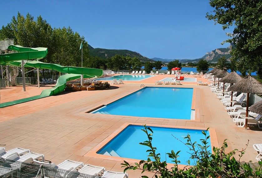 les piscines - © Camping du Lac