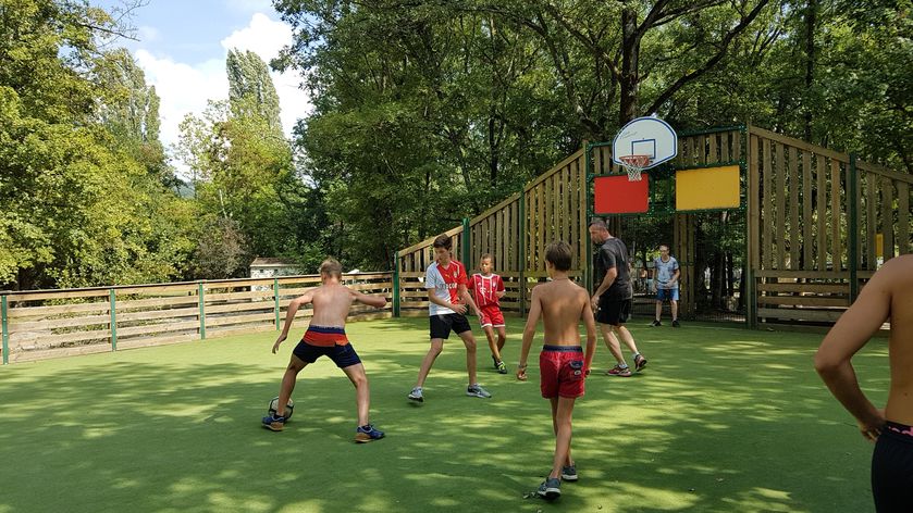 Terrain multisport - © Les Bonnets