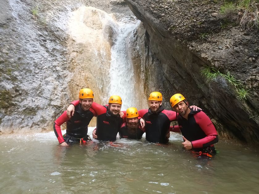 Sortie entres amis au canyon du Rif Lauzon - © Ecrins Spéléo Canyon
