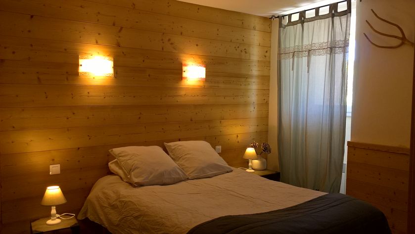 La chambre et son lit en 160 cm - © Aimaretti