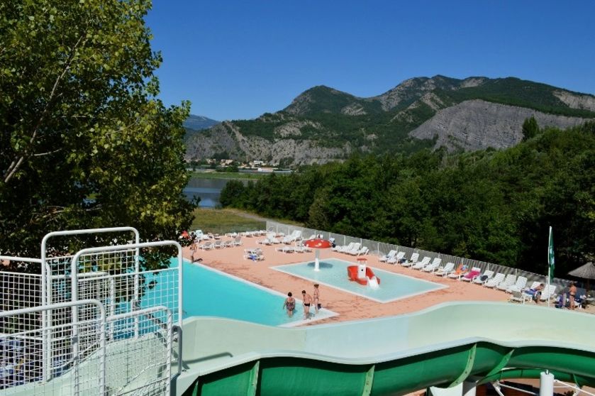 parc aquatique - toboggan - © camping du lac