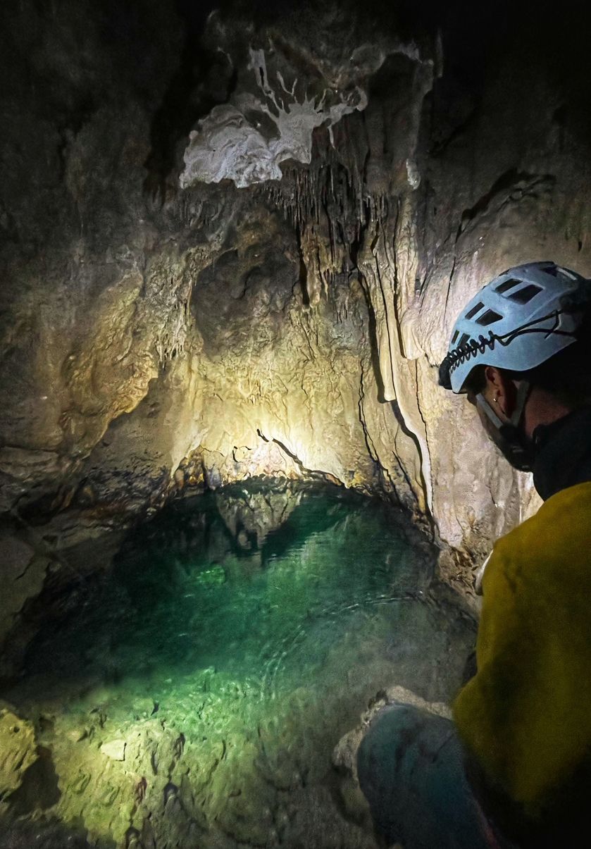 Spéléologie pour tous niveaux avec Écrins Spéléo Canyon_La Bâtie-Montsaléon - © ESC