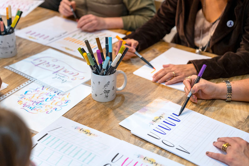 ZEN ALTITUDE : initiation à la calligraphie_Gap - © adobe stock