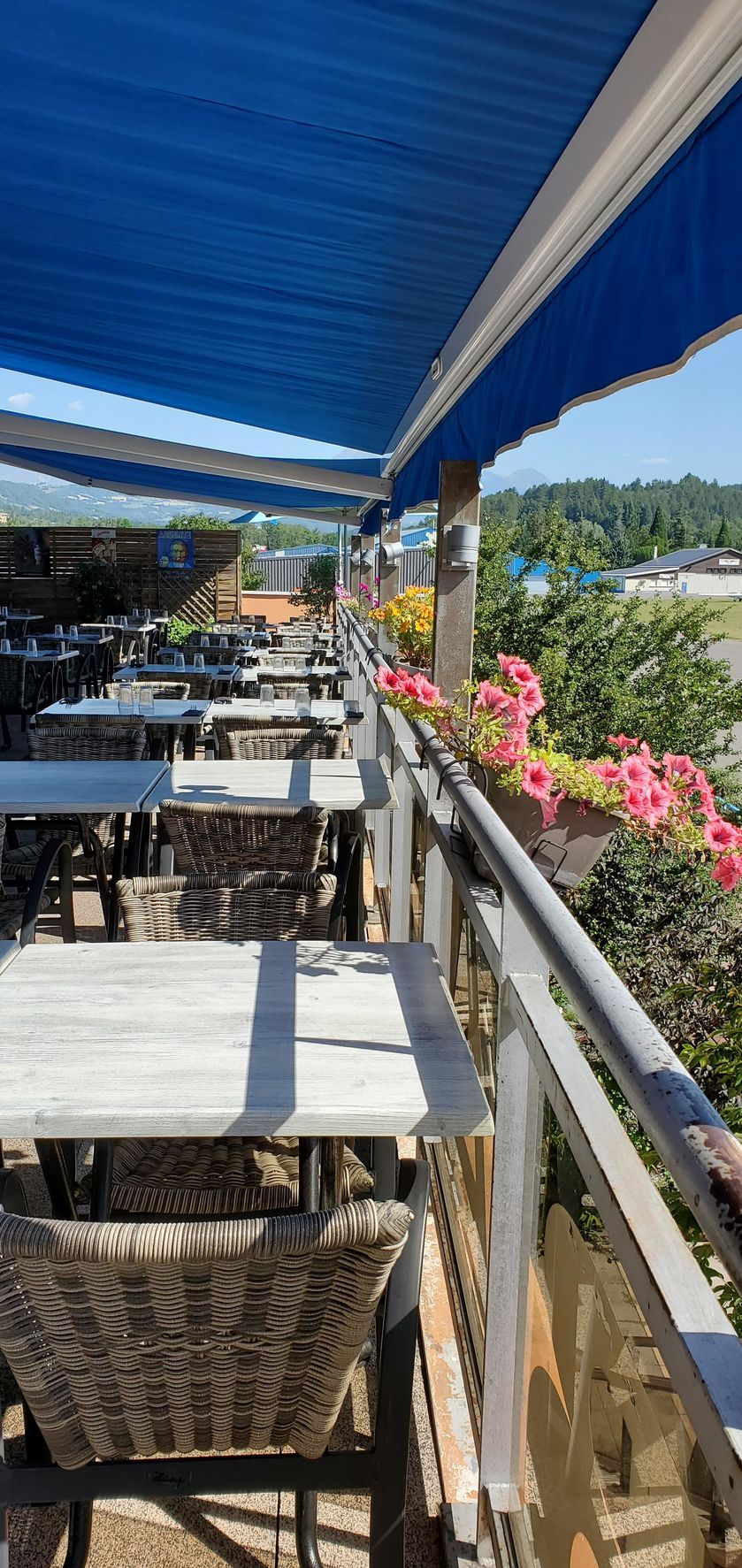 Terrasse fleurie - © SG