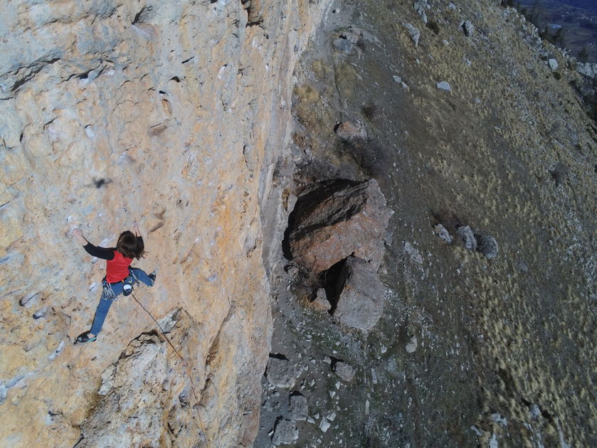 climbing in céüse - © Ludivine Poncelet