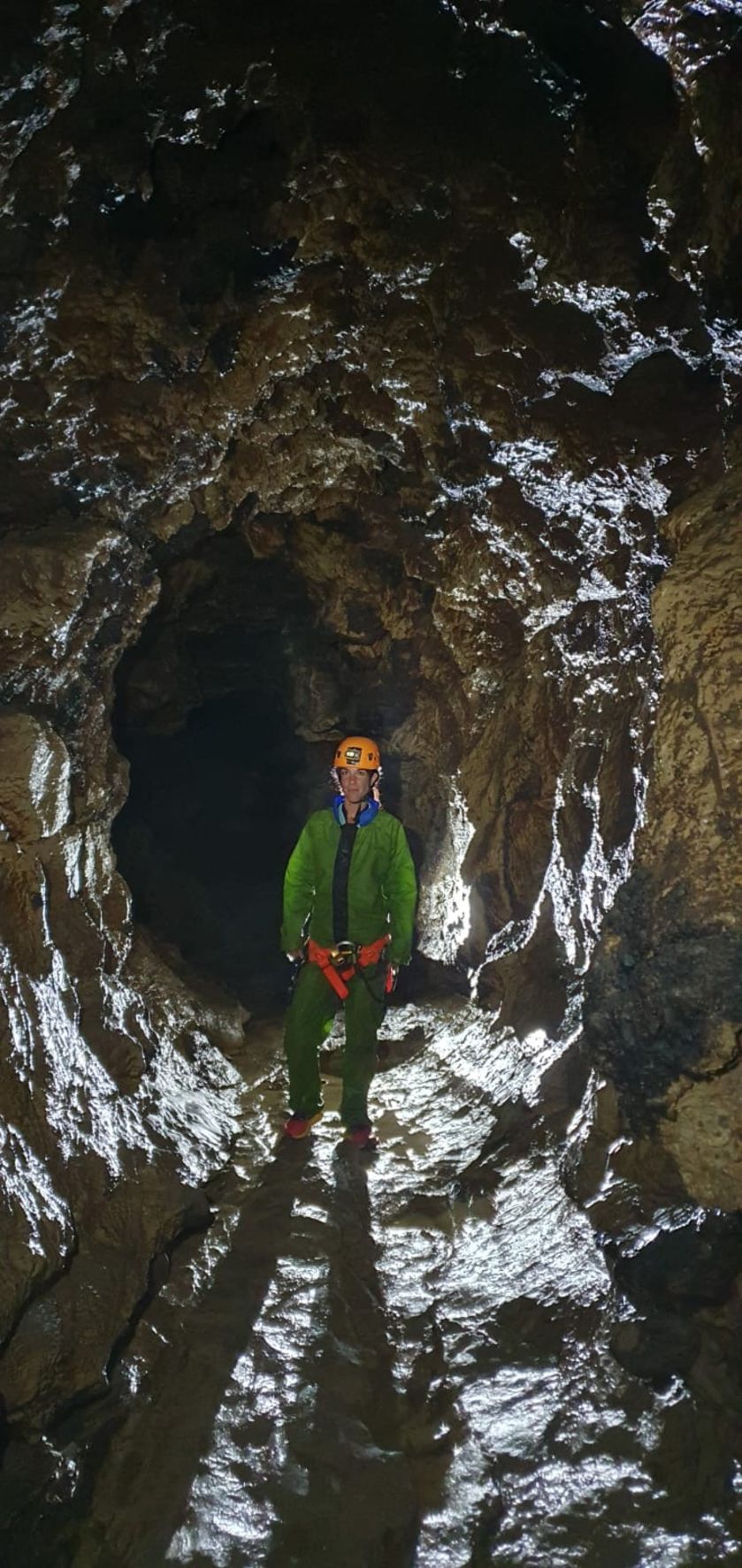 Spéléologie au Puits des Bans - Ecrins Spéléo Canyon - © ESC
