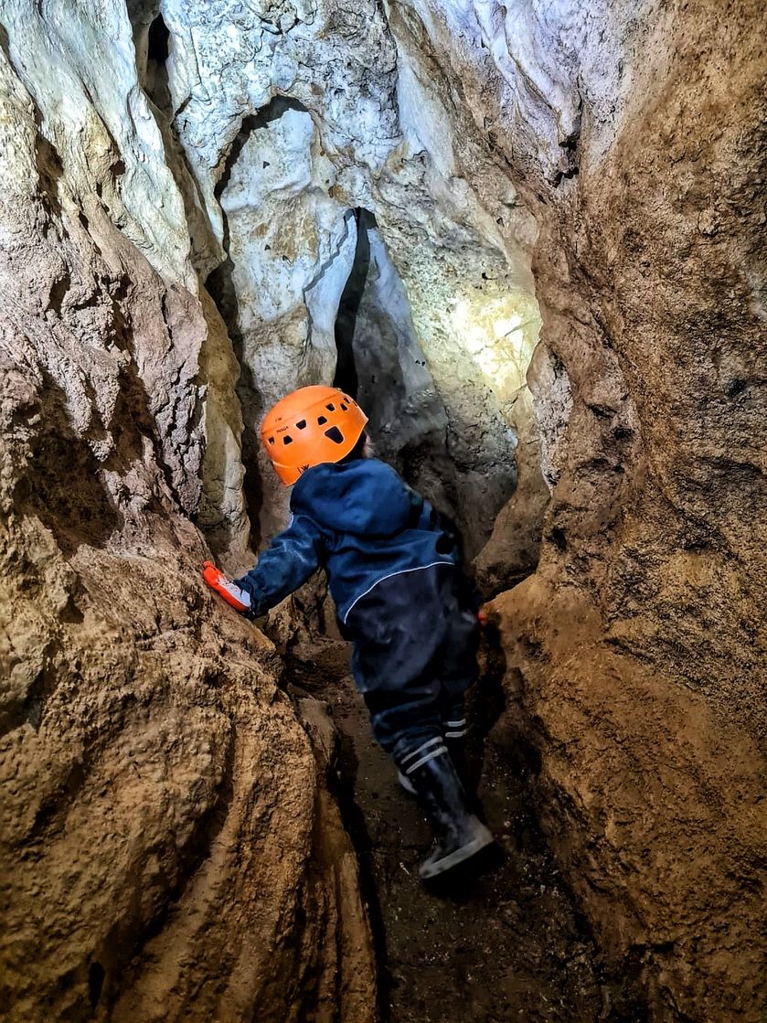 Spéléologie pour tous niveaux avec Écrins Spéléo Canyon_La Bâtie-Montsaléon - © Ecrins Spéléo Canyon