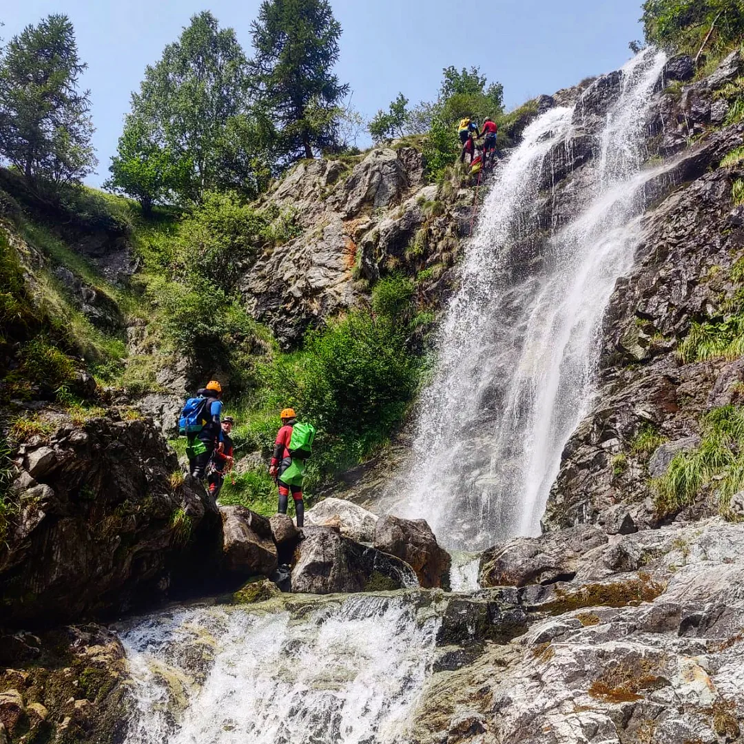 Cascade de 25m au Canyon d'Amblard - © ESC